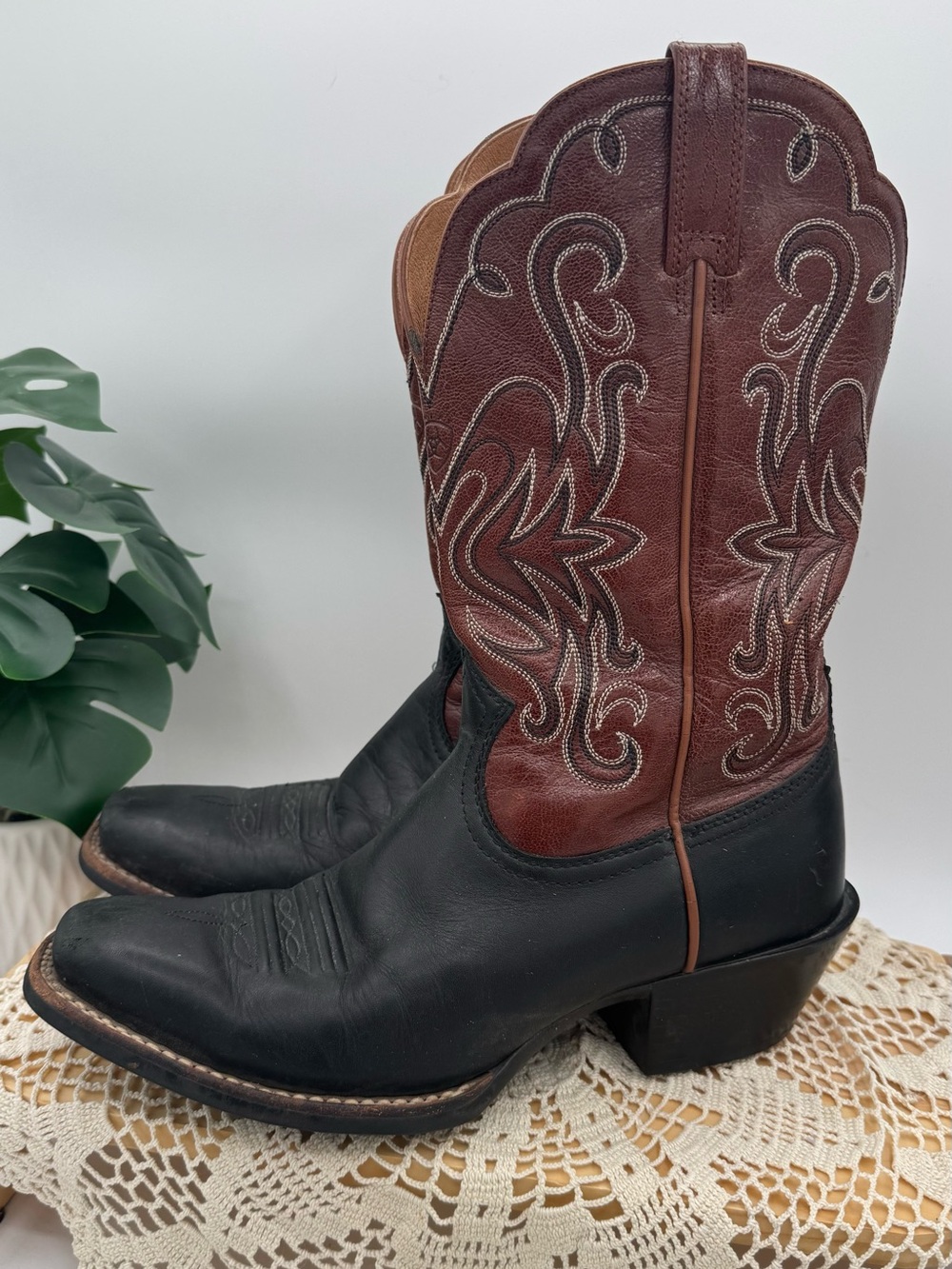 Ariat Legend Two-Tone Leather Western Cowboy Boots - Black & Cognac